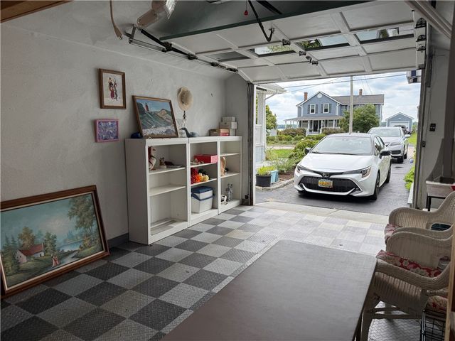 88 TERRACE Ave Avenue E, East Providence, RI 02915