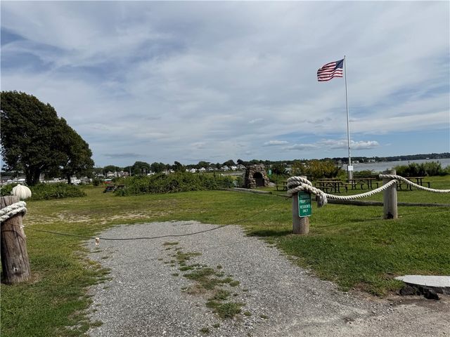 88 TERRACE Ave Avenue E, East Providence, RI 02915