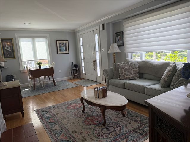 88 TERRACE Ave Avenue E, East Providence, RI 02915