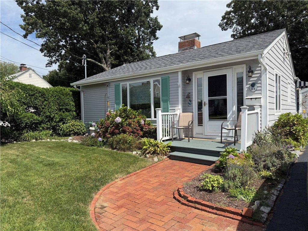 88 TERRACE Ave Avenue E, East Providence, RI 02915