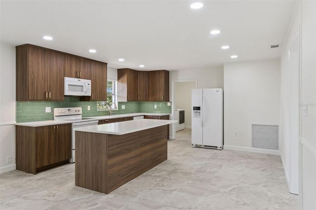 1528 HALLAM COURT S, Lakeland, FL 33813