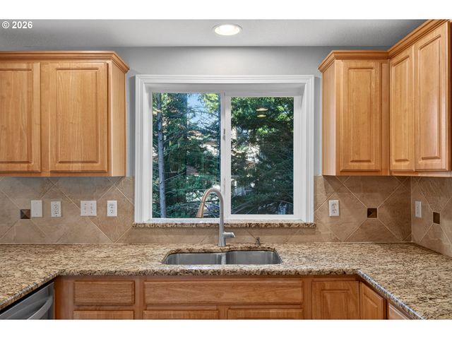 10330 Sw DUNLIN Pl, Beaverton, OR 97007