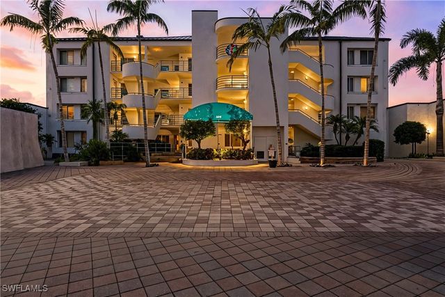 205 Park Shore DR 4-413, Naples, FL 34103