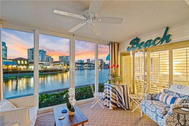 205 Park Shore DR 4-413, Naples, FL 34103