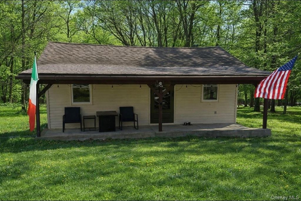 302 Lake Road, Salisbury Mills, NY 12577