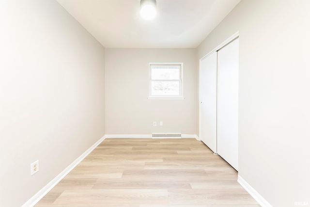 324 W IVY Lane, Peoria, IL 61614