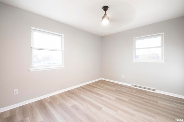 324 W IVY Lane, Peoria, IL 61614