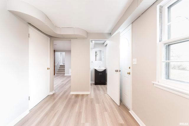 324 W IVY Lane, Peoria, IL 61614