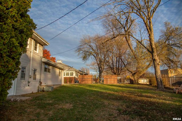 324 W IVY Lane, Peoria, IL 61614