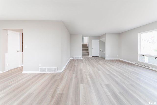 324 W IVY Lane, Peoria, IL 61614