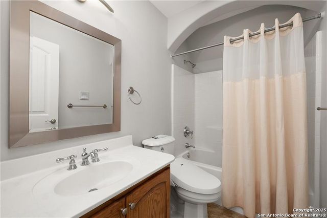 109 Palm Valley Cir, Harlingen, TX 78552