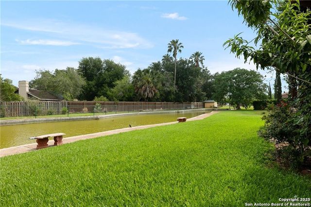 109 Palm Valley Cir, Harlingen, TX 78552
