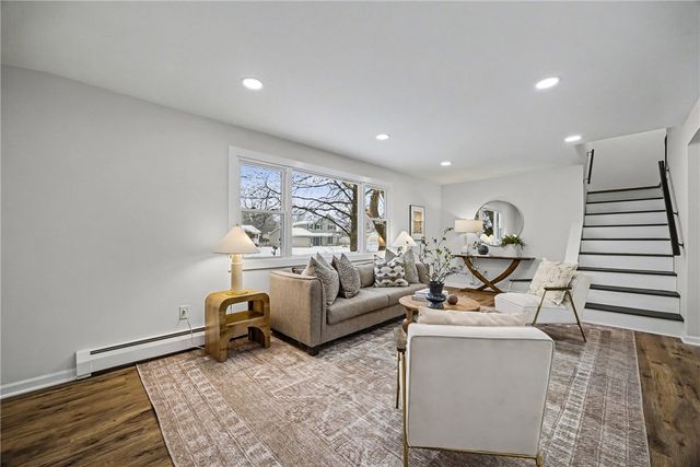 22 Shadywood Drive, Gates, NY 14606