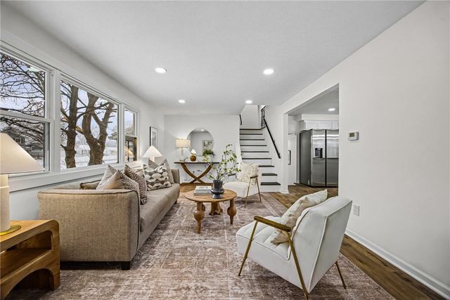 22 Shadywood Drive, Gates, NY 14606