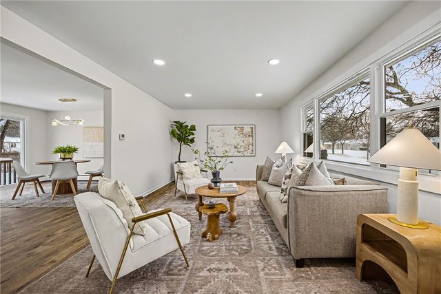 22 Shadywood Drive, Gates, NY 14606