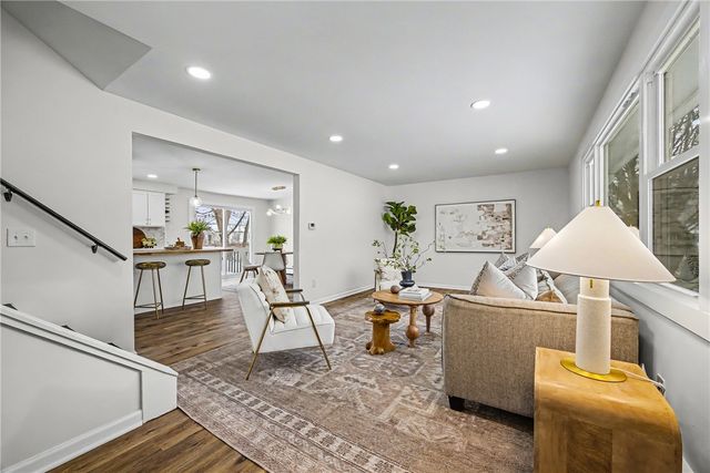 22 Shadywood Drive, Gates, NY 14606