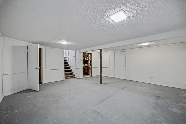 22 Shadywood Drive, Gates, NY 14606