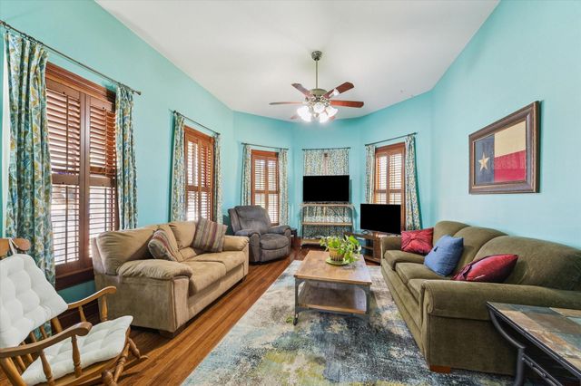 305 Hardeman Street, Sealy, TX 77474