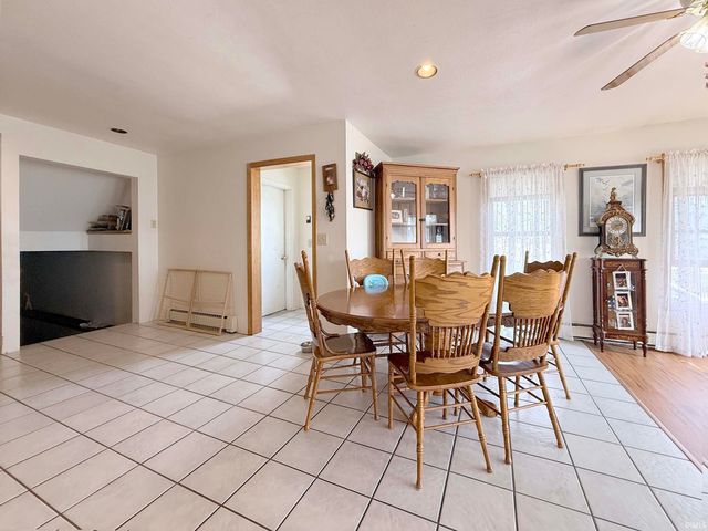 6449 E McGuire Road, Churubusco, IN 46723