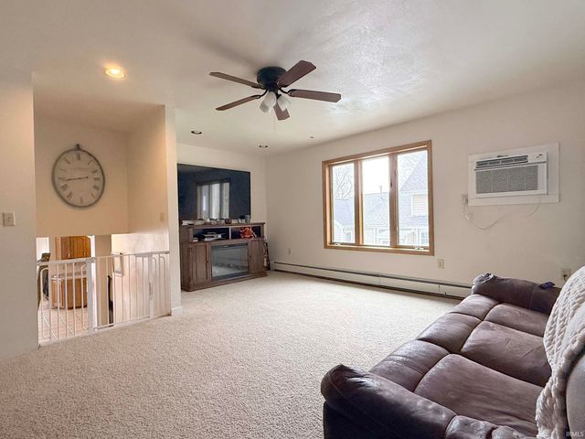 6449 E McGuire Road, Churubusco, IN 46723