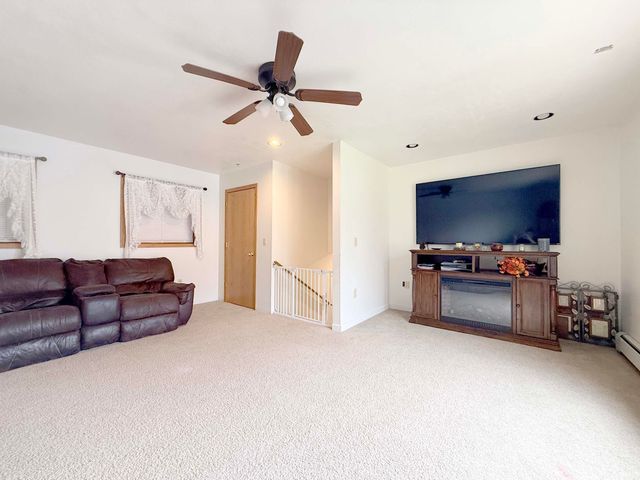 6449 E McGuire Road, Churubusco, IN 46723