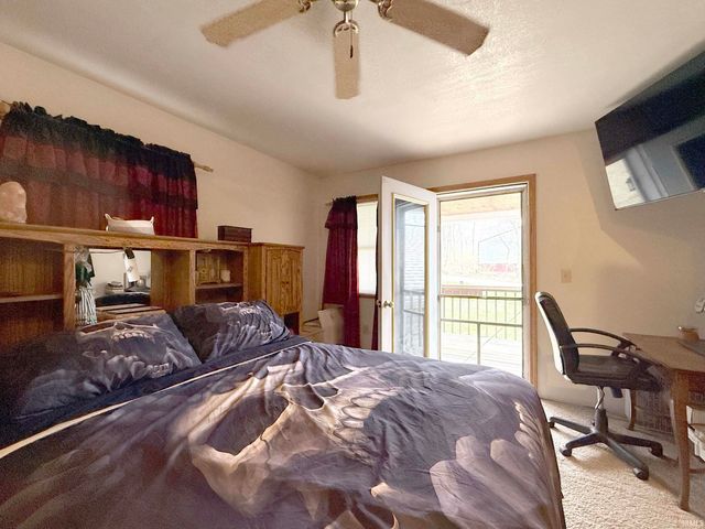 6449 E McGuire Road, Churubusco, IN 46723