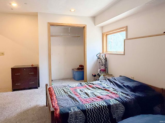 6449 E McGuire Road, Churubusco, IN 46723