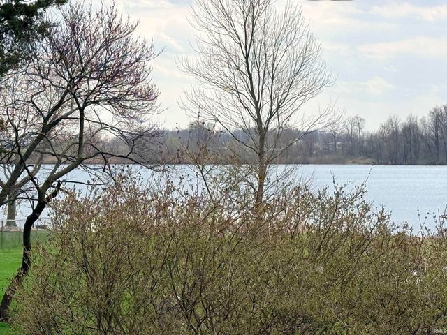 6449 E McGuire Road, Churubusco, IN 46723