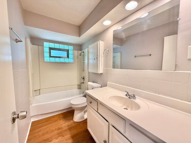 395 166th Street, Calumet City, IL 60409