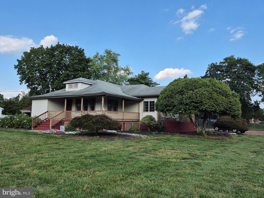 29 N BREWSTER RD, Vineland, NJ 08361