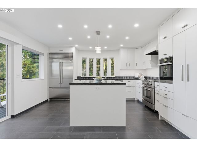 1 HIDALGO St, Lake Oswego, OR 97035