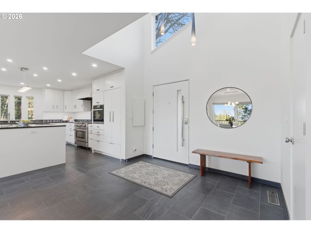 1 HIDALGO St, Lake Oswego, OR 97035