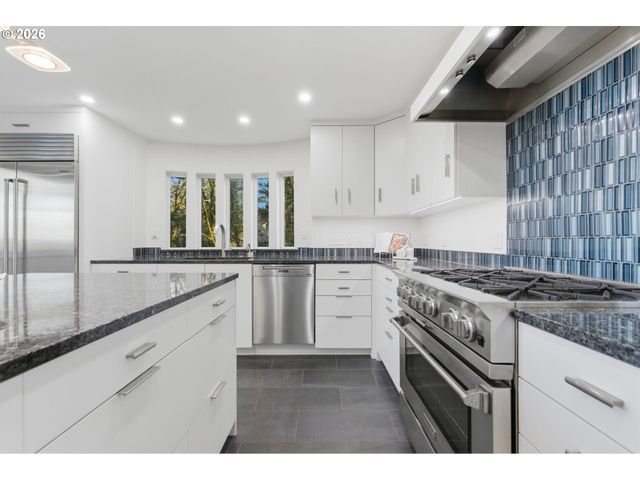 1 HIDALGO St, Lake Oswego, OR 97035