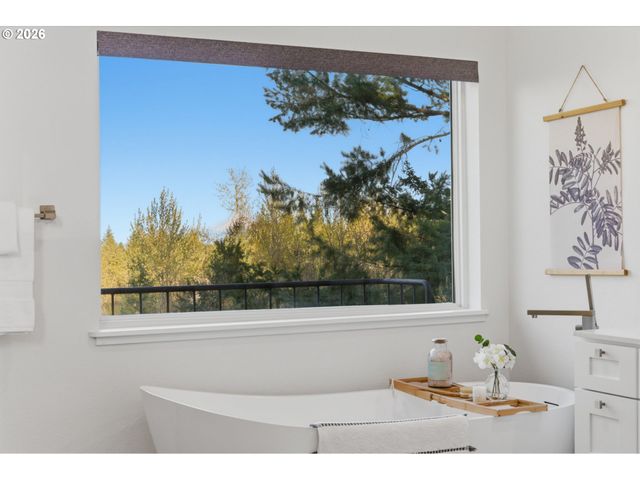 1 HIDALGO St, Lake Oswego, OR 97035