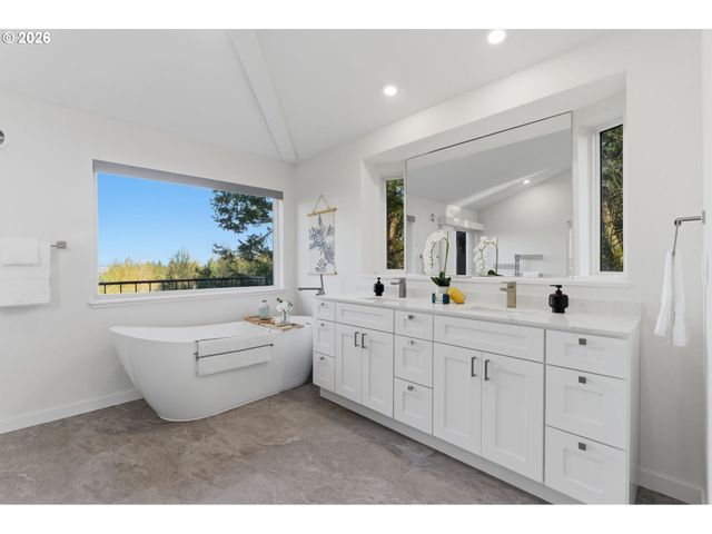 1 HIDALGO St, Lake Oswego, OR 97035