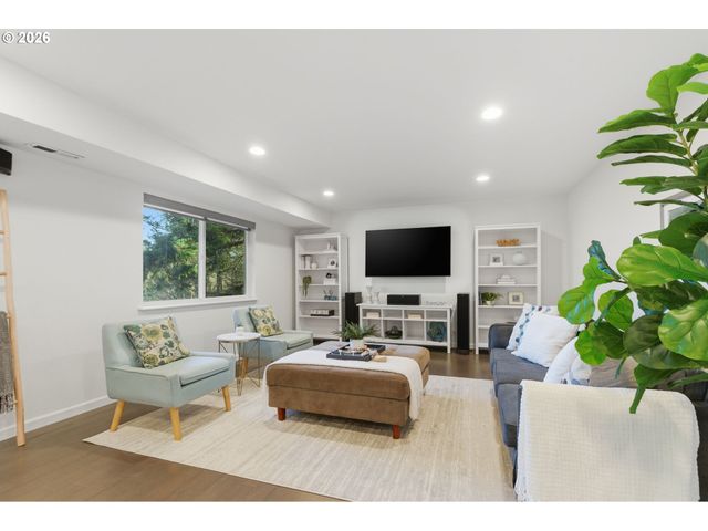 1 HIDALGO St, Lake Oswego, OR 97035