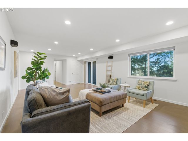 1 HIDALGO St, Lake Oswego, OR 97035