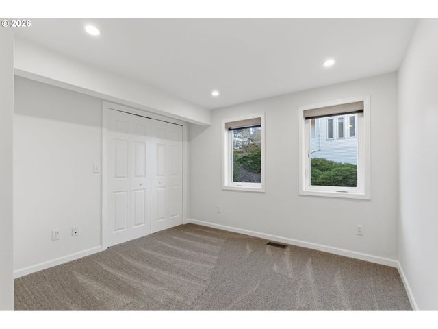 1 HIDALGO St, Lake Oswego, OR 97035