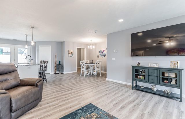 1035 Edgar Allen Road, Evansville, IN 47725