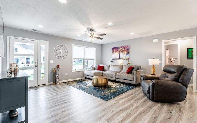 1035 Edgar Allen Road, Evansville, IN 47725
