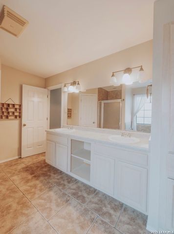 306 Yorktown, Pleasanton, TX 78064