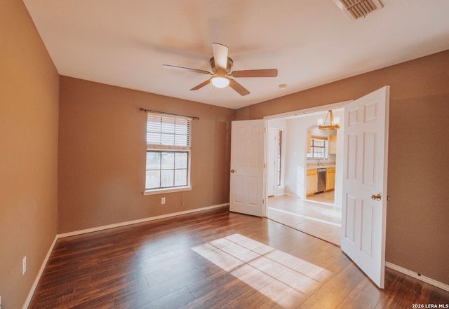 306 Yorktown, Pleasanton, TX 78064