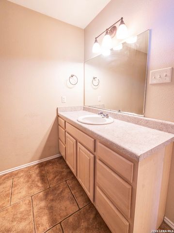 306 Yorktown, Pleasanton, TX 78064