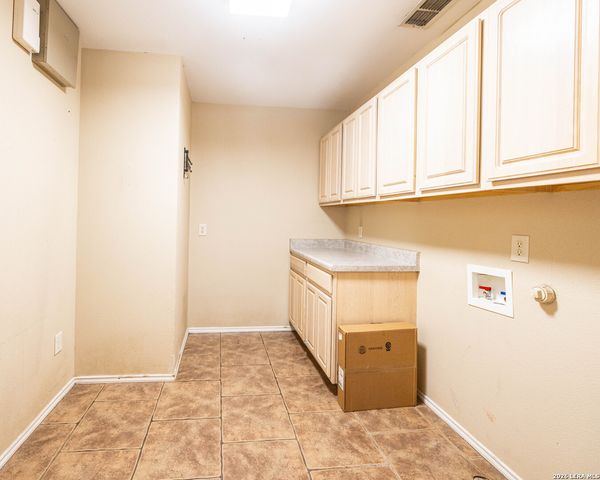 306 Yorktown, Pleasanton, TX 78064
