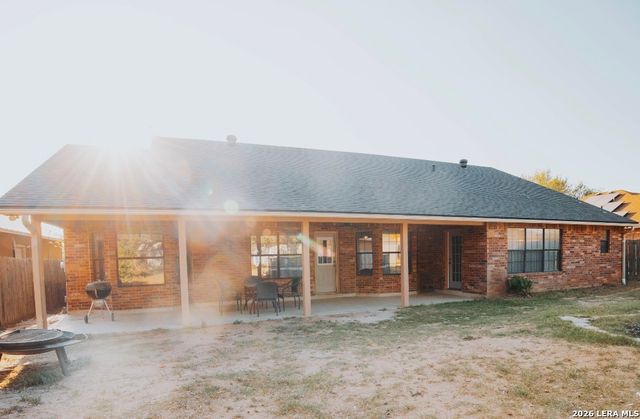 306 Yorktown, Pleasanton, TX 78064