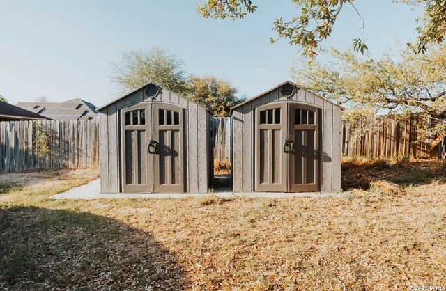 306 Yorktown, Pleasanton, TX 78064