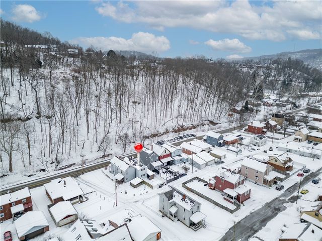 1044 Wall Ave, Pitcairn, PA 15140