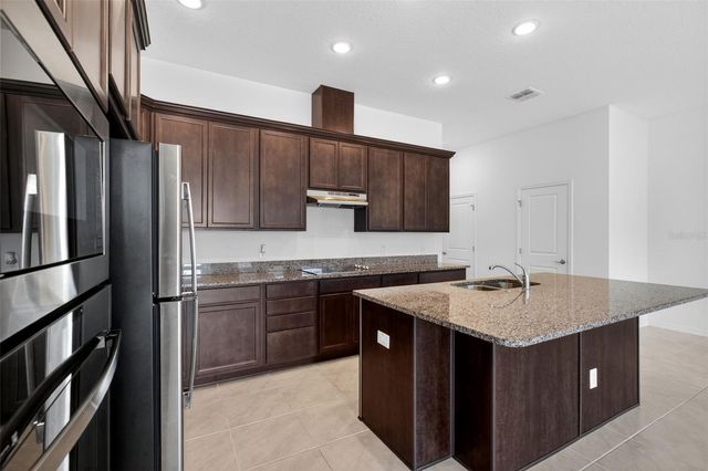 810 MIDDLETON STREET, Debary, FL 32713