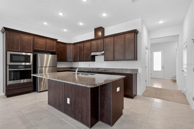 810 MIDDLETON STREET, Debary, FL 32713