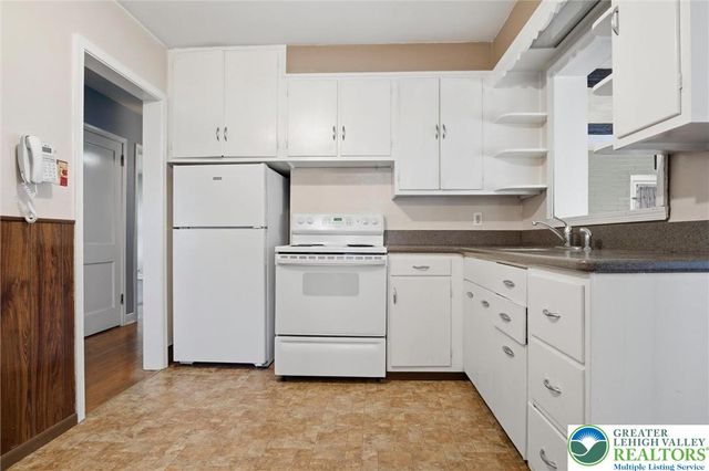 3232 Edinburgh Road, Allentown City, PA 18104